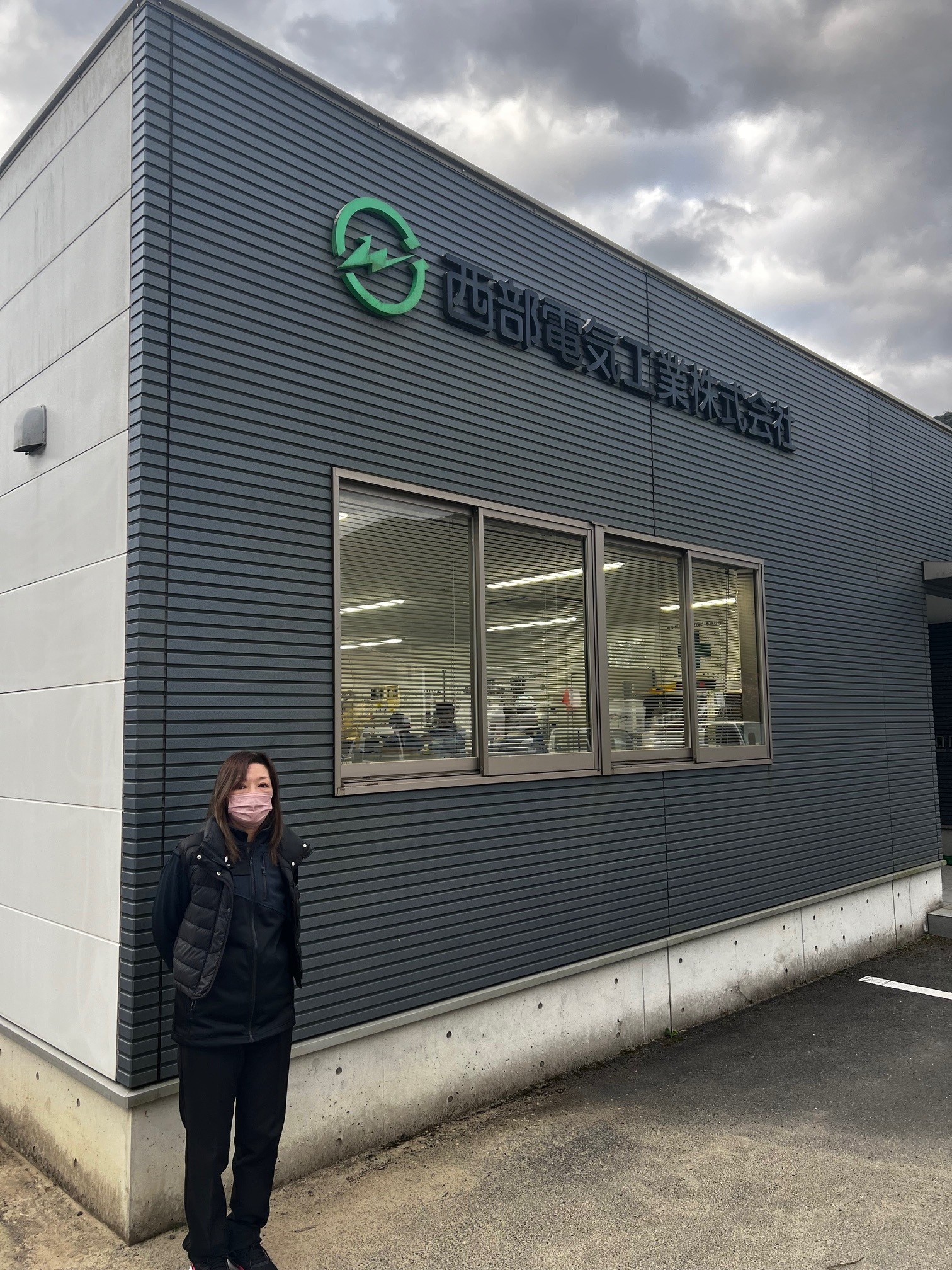 新生セキュリティサービススタッフ